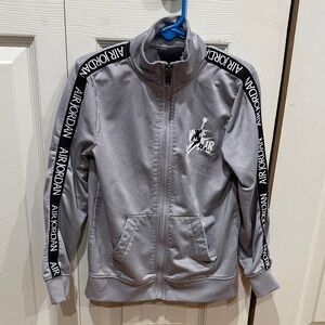 Nike Air Jordan Boys Gray and Black Zipper Jacket 6-7y